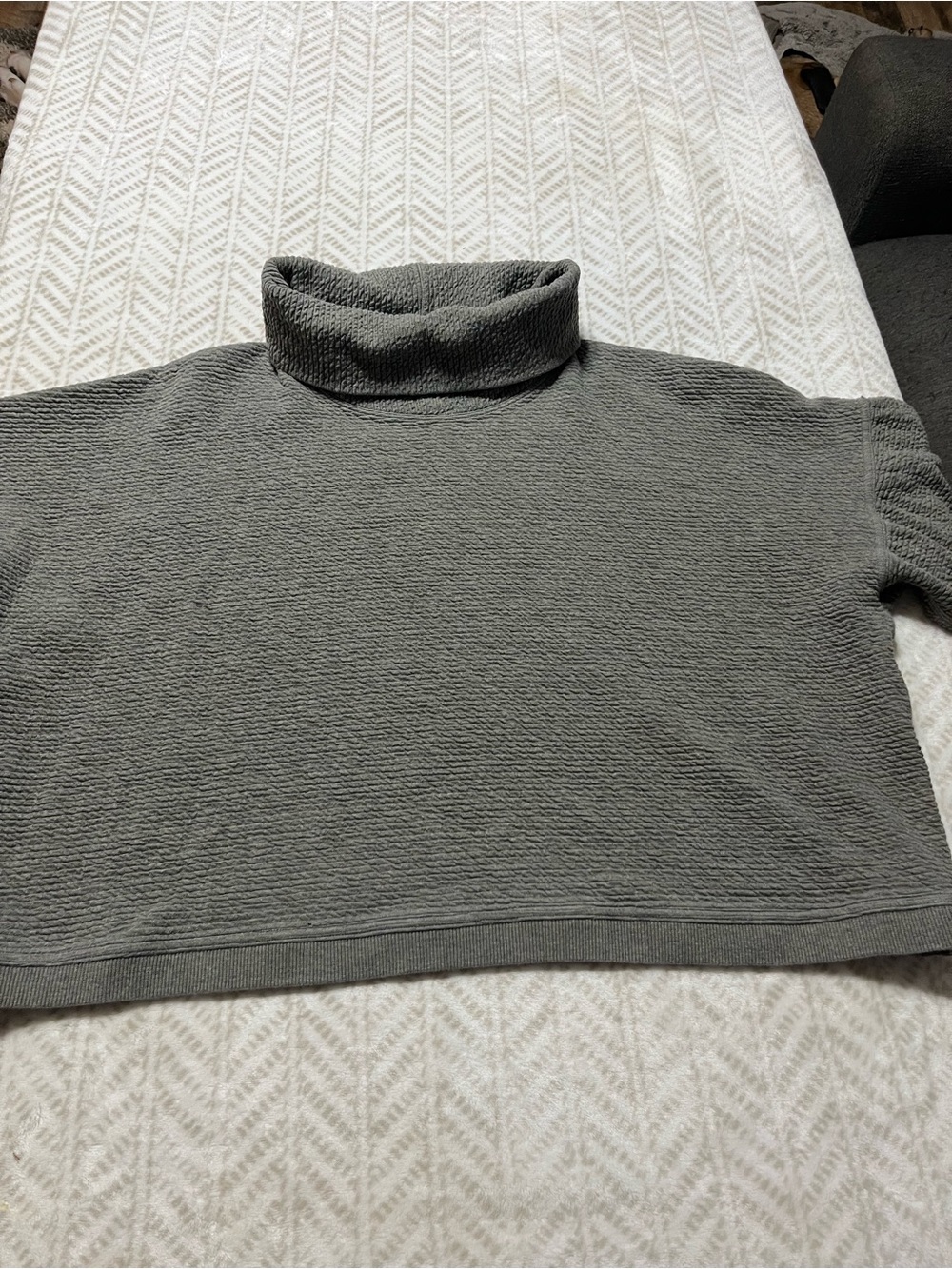Lululemon Gray Turtleneck Women's Sweater - Classic Cozy Style